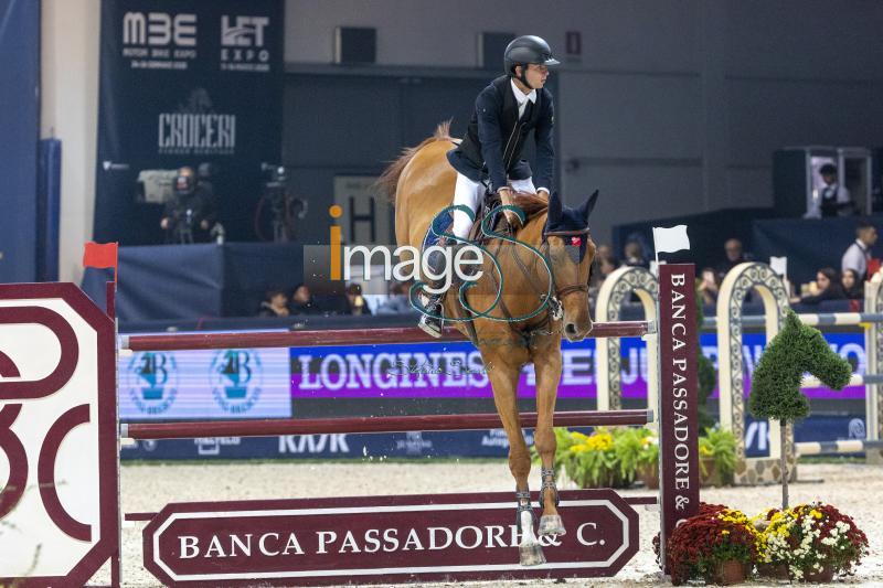 Ermann Antoine (FRA) riding Foxpit Grim_Verona_20241109_SS358329.jpg
